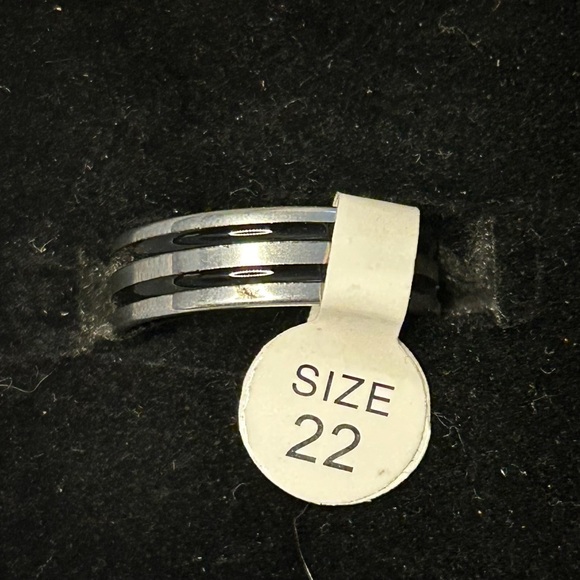 BN Stainless Steel Ring Silver/Black
Size 22 - Picture 2 of 2